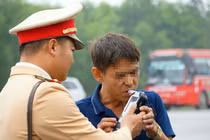 Uống rượu từ tối trước đến hôm sau vẫn bị phạt 7 triệu đồng