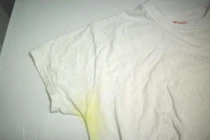 Đồng phục bí, nóng gây mùi hôi