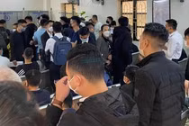 Quá tải ngày đầu giảm 50% phí trước bạ