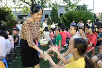 Vinamilk mang niềm vui uống sữa đến với trẻ em Hà Nội thông qua Quỹ sữa Vươn cao Việt Nam