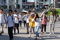 Bán trường chuyên, bất bình đẳng xã hội càng nghiêm trọng