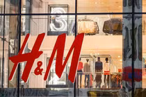 Việt Nam lên tiếng về bản đồ có 'đường lưỡi bò' trên website H&M