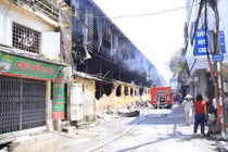 Vụ cháy nhà máy Rạng Đông: Khẳng định an toàn sao phải tẩy độc!