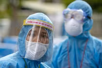 Hạ Long họp khẩn trong đêm, triển khai biện pháp phòng Covid-19