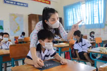 TPHCM: Học sinh lớp 1 tiếp tục học trực tuyến