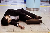 Thêm một kỹ sư Trung Quốc tự tử vì văn hóa làm việc '996'