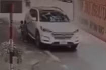 Đau lòng mẹ vô tình cán con nhỏ tử vong