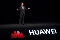 Chủ tịch Huawei: Chúng tôi rất khó khăn, đặt mục tiêu sinh tồn