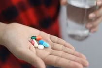 Các loại thuốc chữa thoát vị đĩa đệm và xu hướng điều trị mới từ thiên nhiên