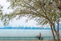 Miền Bắc nắng hanh mát mẻ, Nam Bộ chiều tối và đêm mưa dông