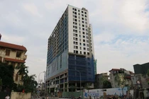 Sân sau 'cộng sinh' với quan chức?