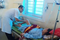 Thay khớp háng cho bệnh nhân ngay tại vùng núi