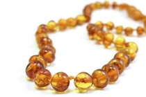 Phân biệt hổ phách với nhựa thông