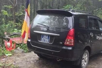 Hà Tĩnh: Xôn xao vụ cán bộ dùng xe công đi lễ chùa, được mời chen ngang