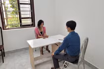 Đối tượng Phạm Thị Hà tại cơ quan công an.