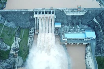 Thủy điện Trung Quốc xả lũ, Việt Nam gấp rút ứng phó