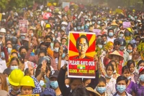 Biểu tình lớn ở Myanmar, 5 người thiệt mạng