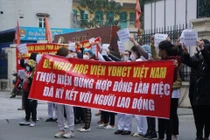 Vụ nợ lương y bác sĩ: Công đoàn hỗ trợ khoảng 3 triệu đồng/người