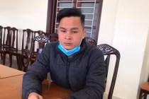 Đối tượng Nguyễn Văn Chiến tại cơ quan công an.