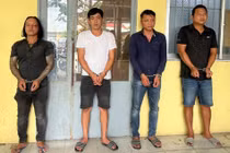 4 đối tượng từ trái qua: Lộc, Tấn, Phước và Đạt tại cơ quan công an.