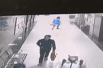 Hà Nội: Bắt được 1 nghi phạm xông vào tận căn hộ trói chân tay, cướp 3 điện thoại ở Linh đàm