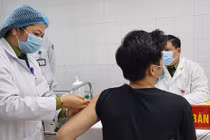 Tác dụng phụ vắc xin Covid-19 Nanocovax thấp hơn Pfizer, Moderna