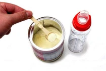 Thực hư sữa bột trẻ em của Mỹ chứa chất độc