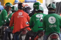 Xe công nghệ thu thêm phụ phí Tết