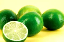 Quả chanh chữa đầy bụng