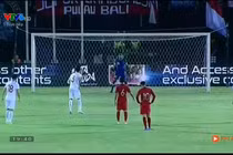 Quế Ngọc Hải nâng tỷ số lên 2-0 trên chấm phạt đền