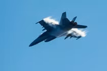 Một máy bay F/A-18E Super Hornet Mỹ bị rơi khi huấn luyện