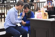 Tử hình bố dượng, phạt tù chung thân người mẹ bạo hành con đến chết