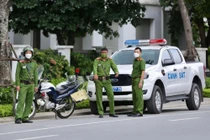 An ninh quanh khu vực nhà riêng cựu Chủ tịch UBND TP Hà Nội được thắt chặt.