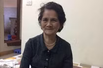 Hơi đâu mà ngồi khóc