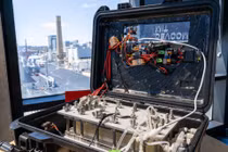 Thiết bị lọc nước biển di động, sử dụng pin điện mặt trời