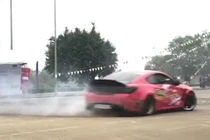 Clip màn Drift “xì khói” cực chất mở màn Giải đua xe Ô tô Địa hình Việt Nam 2021