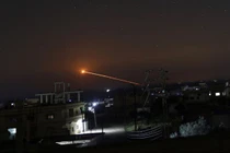 Israel không kích ngoại vi Damascus nhiều lần trong đêm