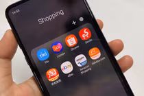 Bùng nổ gian hàng nước ngoài trên sàn thương mại điện tử Việt