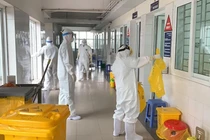 Ba Đình, Hà Nội khẩn tìm người đến hiệu thuốc và 3 nhà hàng