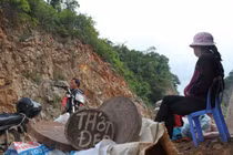 Đằng sau nghề bán… thớt