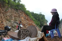 Đằng sau nghề bán… thớt