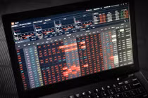 Chứng khoán rớt mạnh nhất từ sau Tết