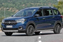 Suzuki XL7 bất ngờ ra mắt trong đêm, giá bán cạnh tranh mạnh với Mitsubishi Xpander