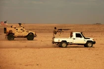 Quân đội Mỹ và thánh chiến diễn tập bắn đạn thật cảnh báo quân đội Syria
