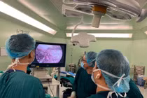 Bệnh viện Bạch Mai cắt gan nội soi thành công