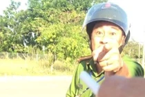 Tạm đình chỉ công tác thiếu tá công an chửi bới tài xế do bị kích động