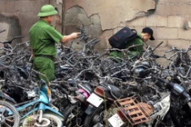 Hơn 70 xe máy trong bãi giữ CSGT Thủ Đức bị cháy rụi