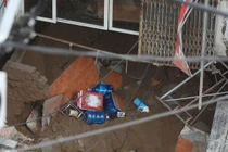 Hiện trường hố 'tử thần' rộng hơn 100 m2