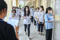 Sĩ tử cả nước thi bài tổ hợp và Ngoại ngữ