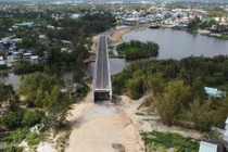 Cầu xây xong không có đường dẫn